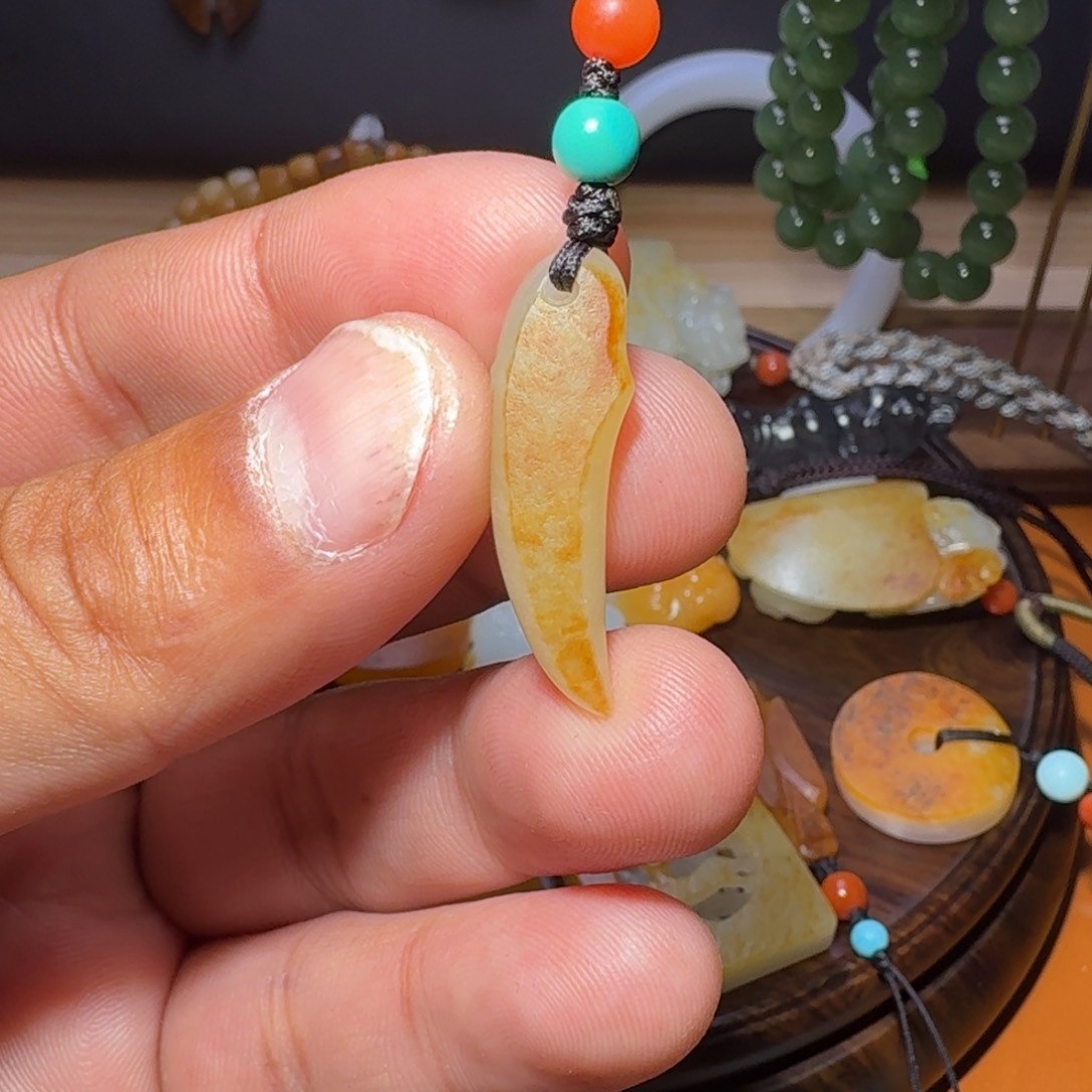 和田玉颈饰未镶嵌