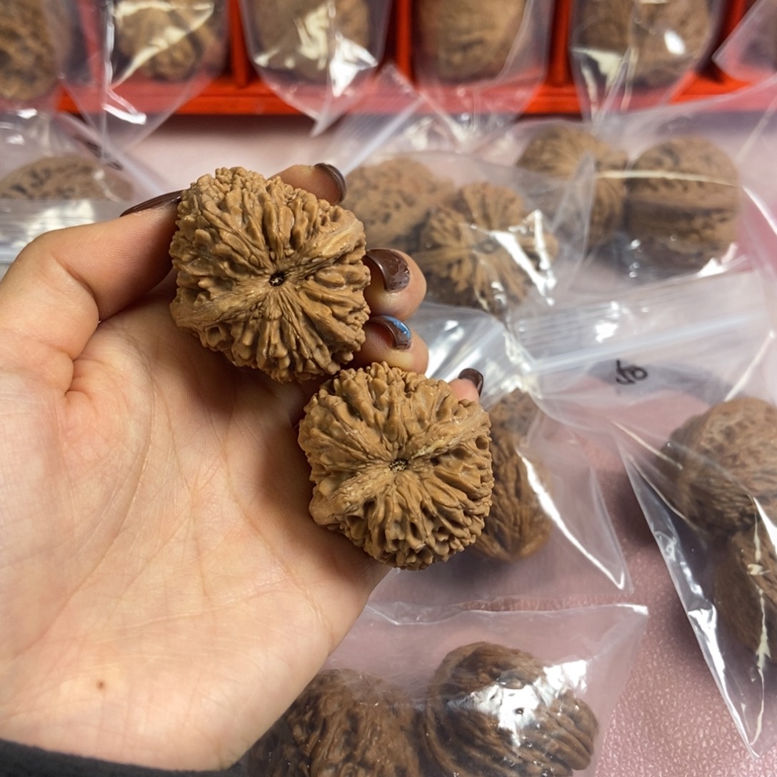 一***生文玩核桃吊坠36蒜头190