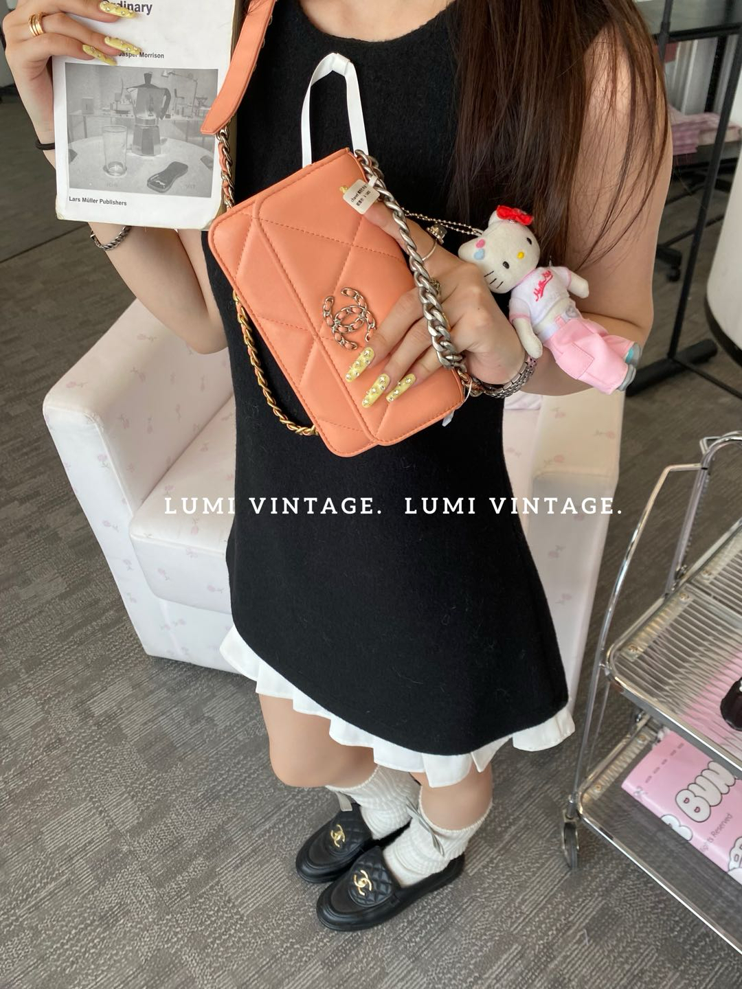 95新 Chanel/香奈儿 橘粉色羊皮19系列手机单肩包96924342