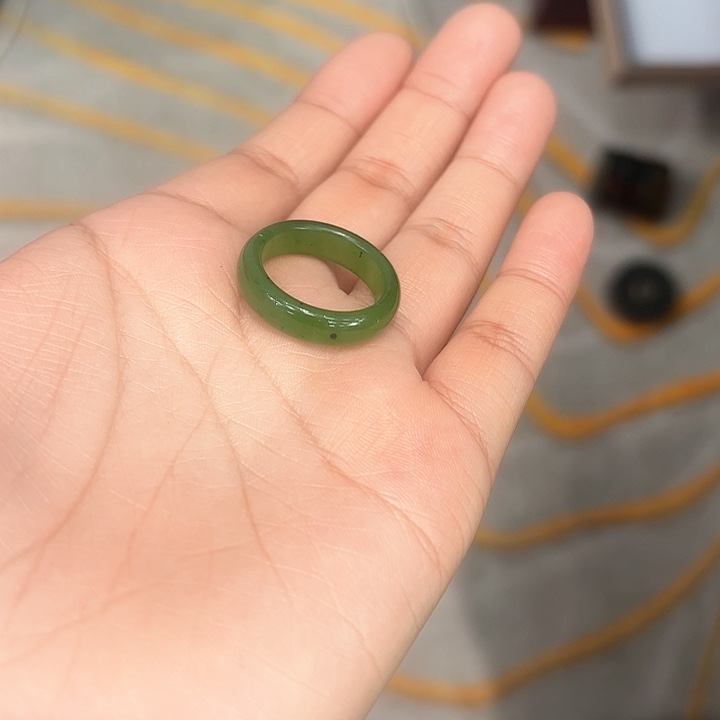 和田玉戒指未镶嵌娟****?