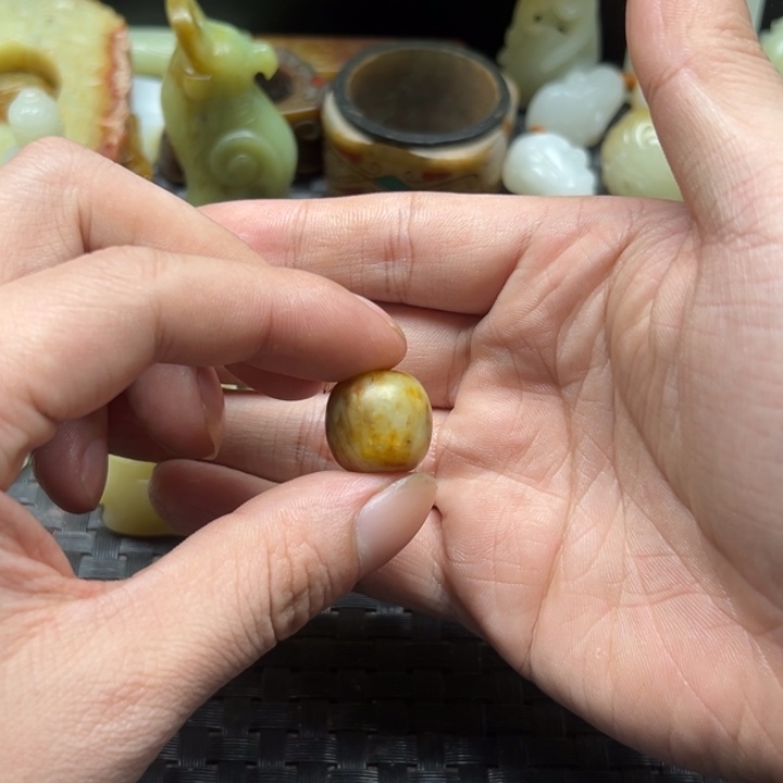 未镶嵌和田玉（糖玉）挂件