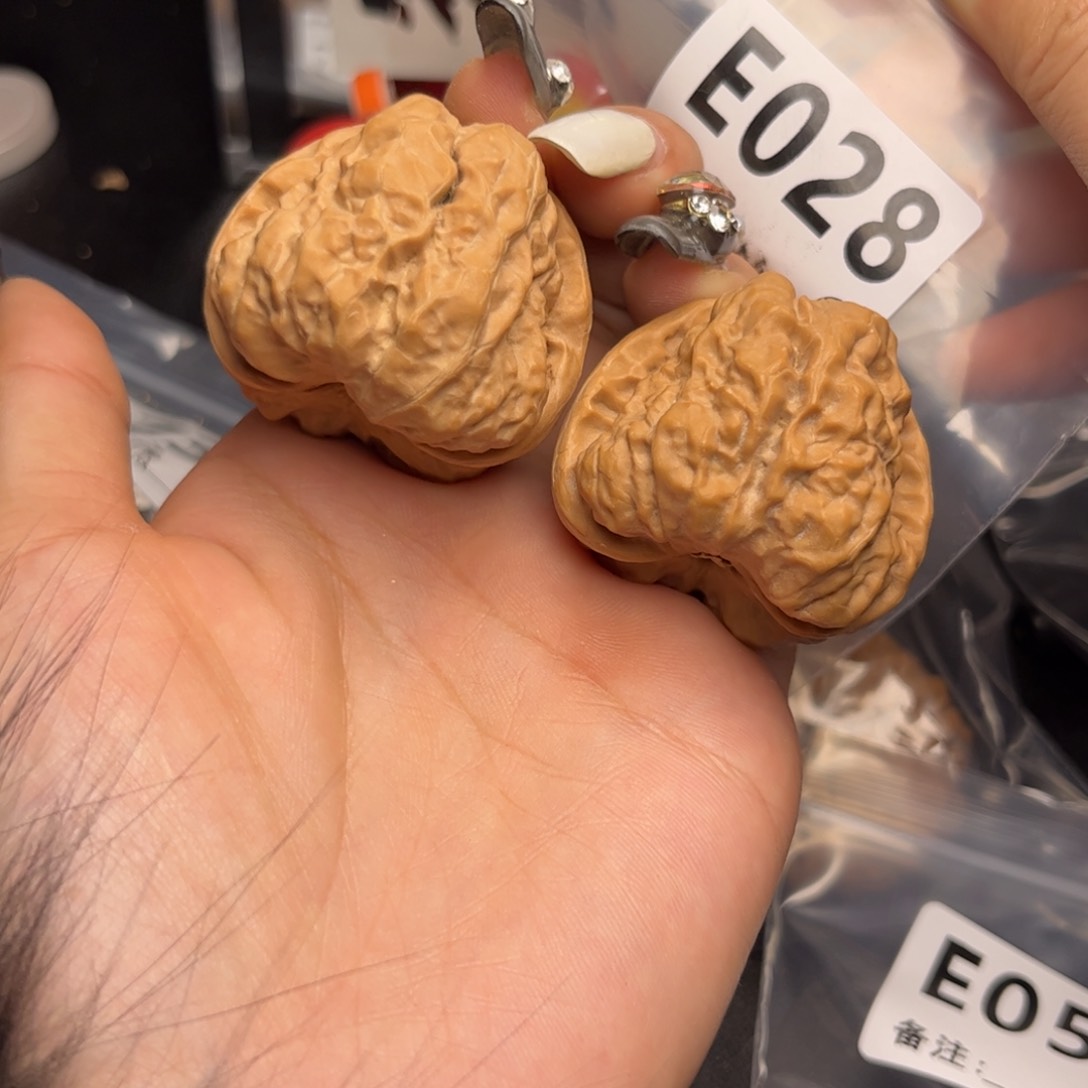 文玩核桃吊坠飞*?蛤蟆40