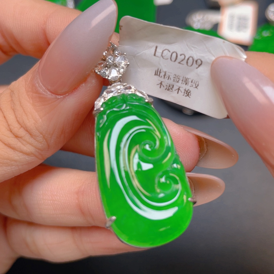 【闪购商品】颈饰银S925镶嵌翡翠翡翠