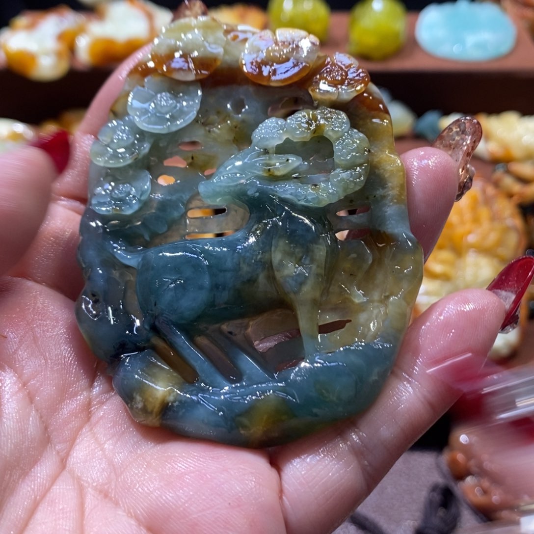 蛇纹石玉颈饰未镶嵌