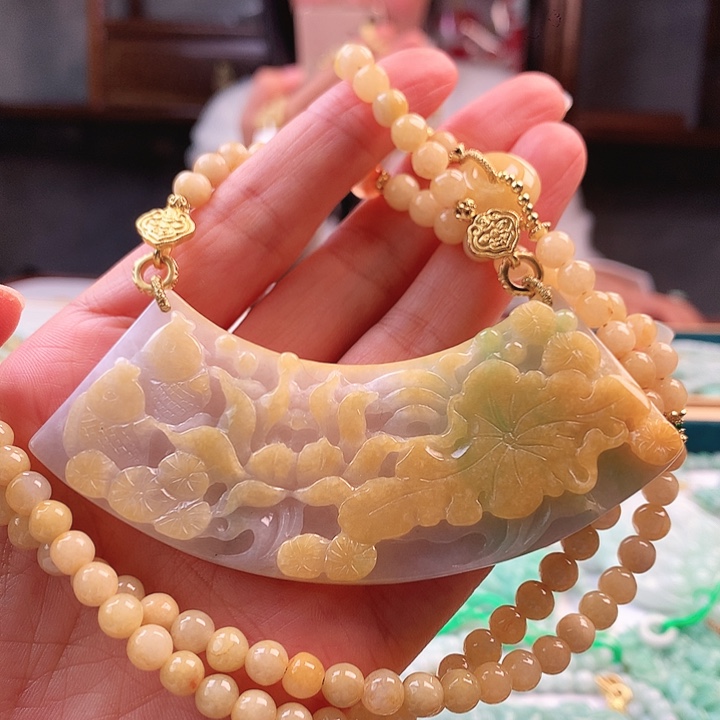 翡翠颈饰未镶嵌吊坠