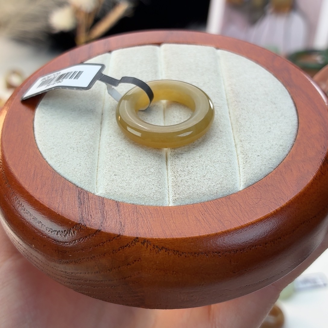 和田玉未镶嵌戒指金山糖轮胎16.2j19