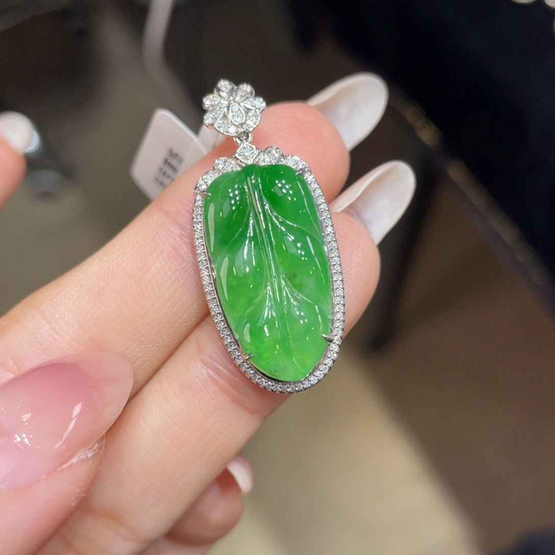 翡翠颈饰18K金镶嵌天然缅甸翡翠a货