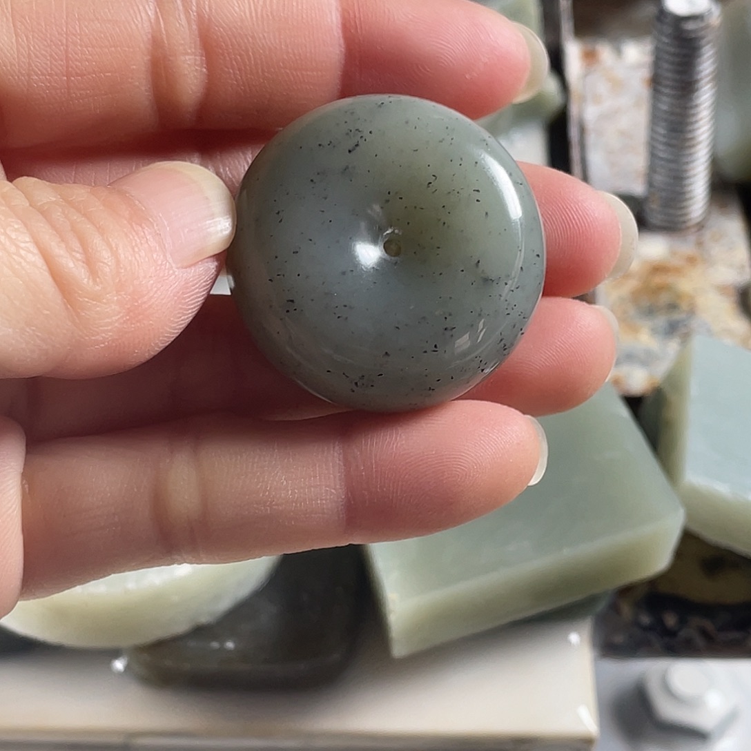 名***说和田玉（糖玉）未镶嵌颈饰