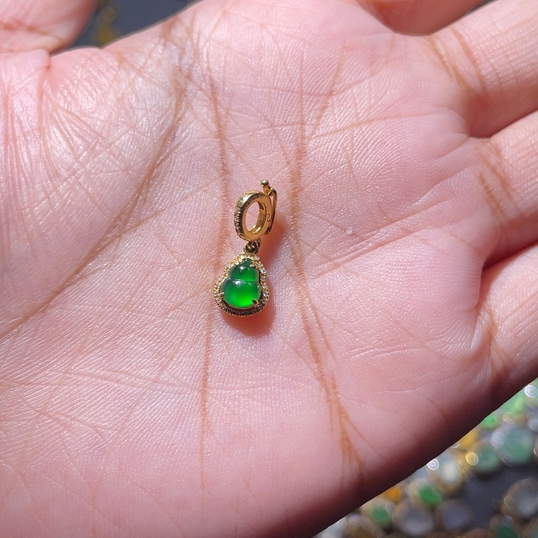 吊坠(不含链)18K金镶嵌翡翠?**D