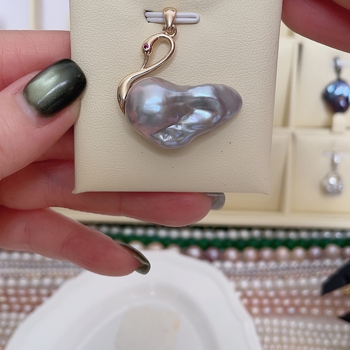 淡水珍珠合金吊坠(不含链)浅蓝雪细尾巴天鹅