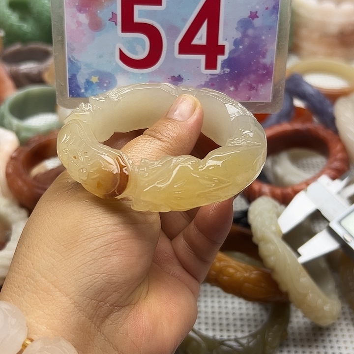 未镶嵌手镯石英岩玉