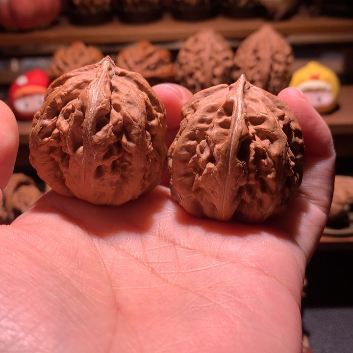 文玩核桃吊坠楸玥核1浮黄