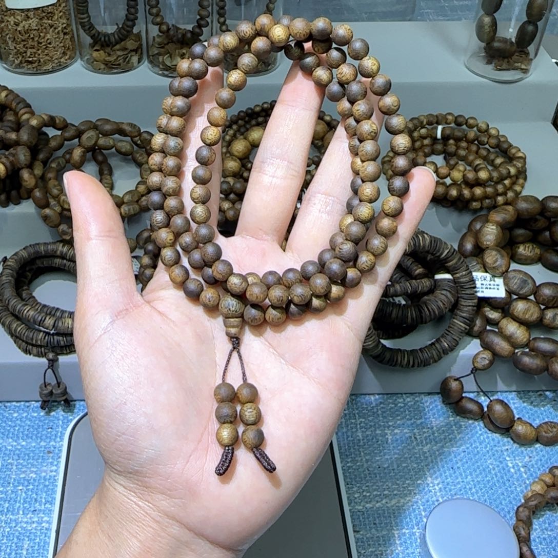 沉香手串专****…海南白棋0.7多圈20+