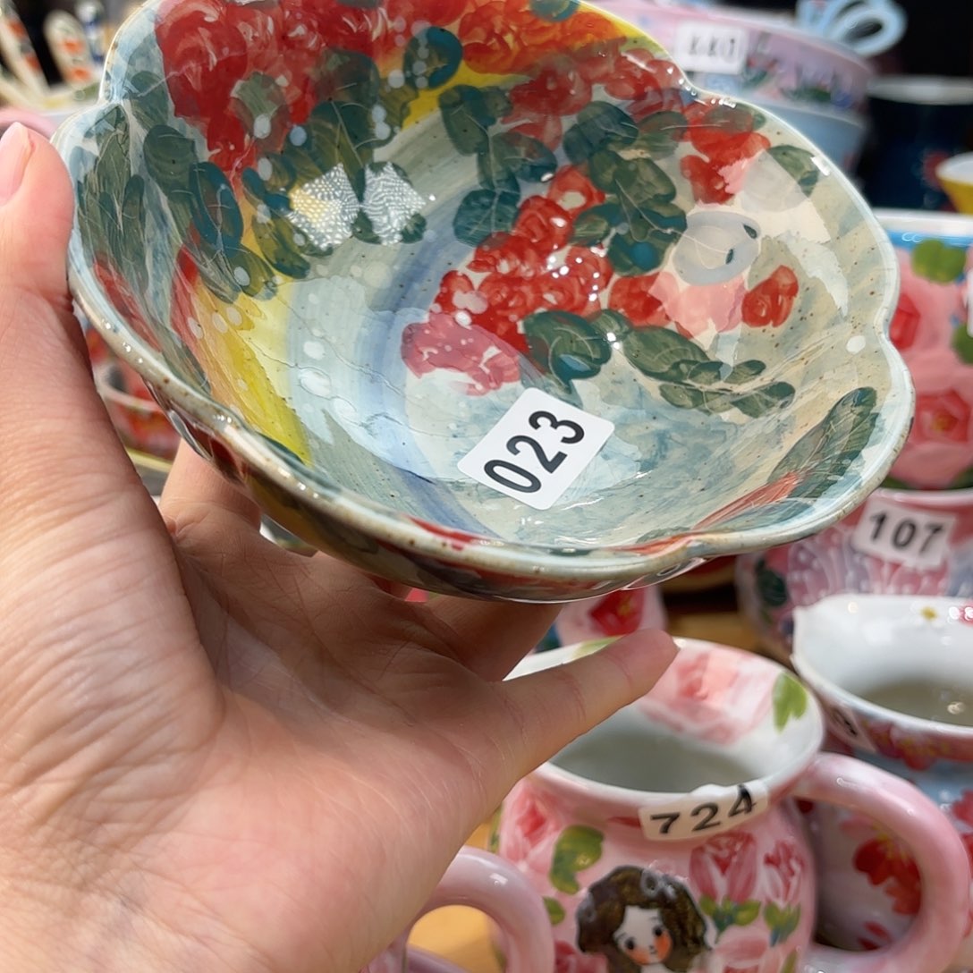 瓷片兔兔盖茨。兔兔
