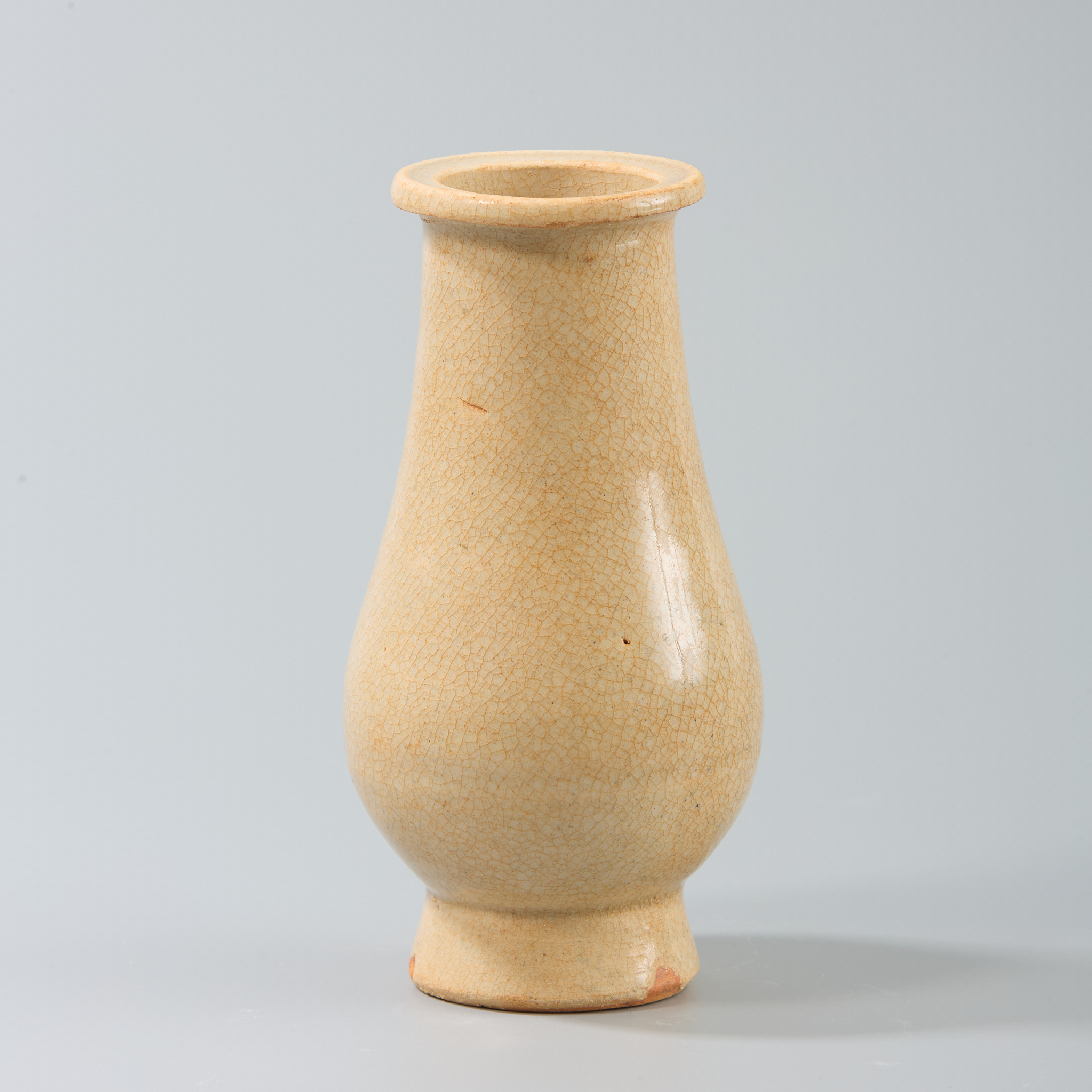 【拍卖预展】Lot29 明代 米黄釉香箸瓶