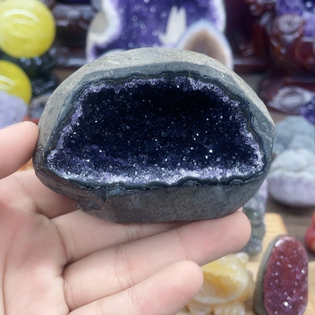 紫晶未镶嵌大型摆件（非配饰）