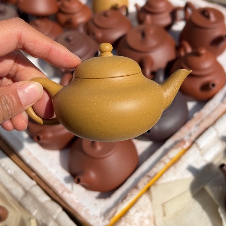 紫砂茶壶黄金段梨子120c c