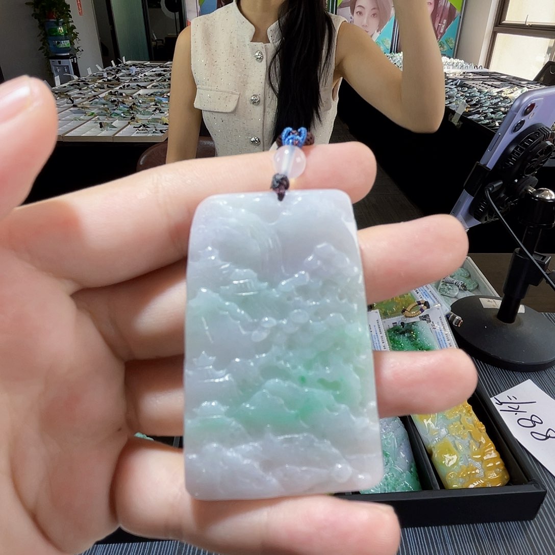 颈饰未镶嵌翡翠一