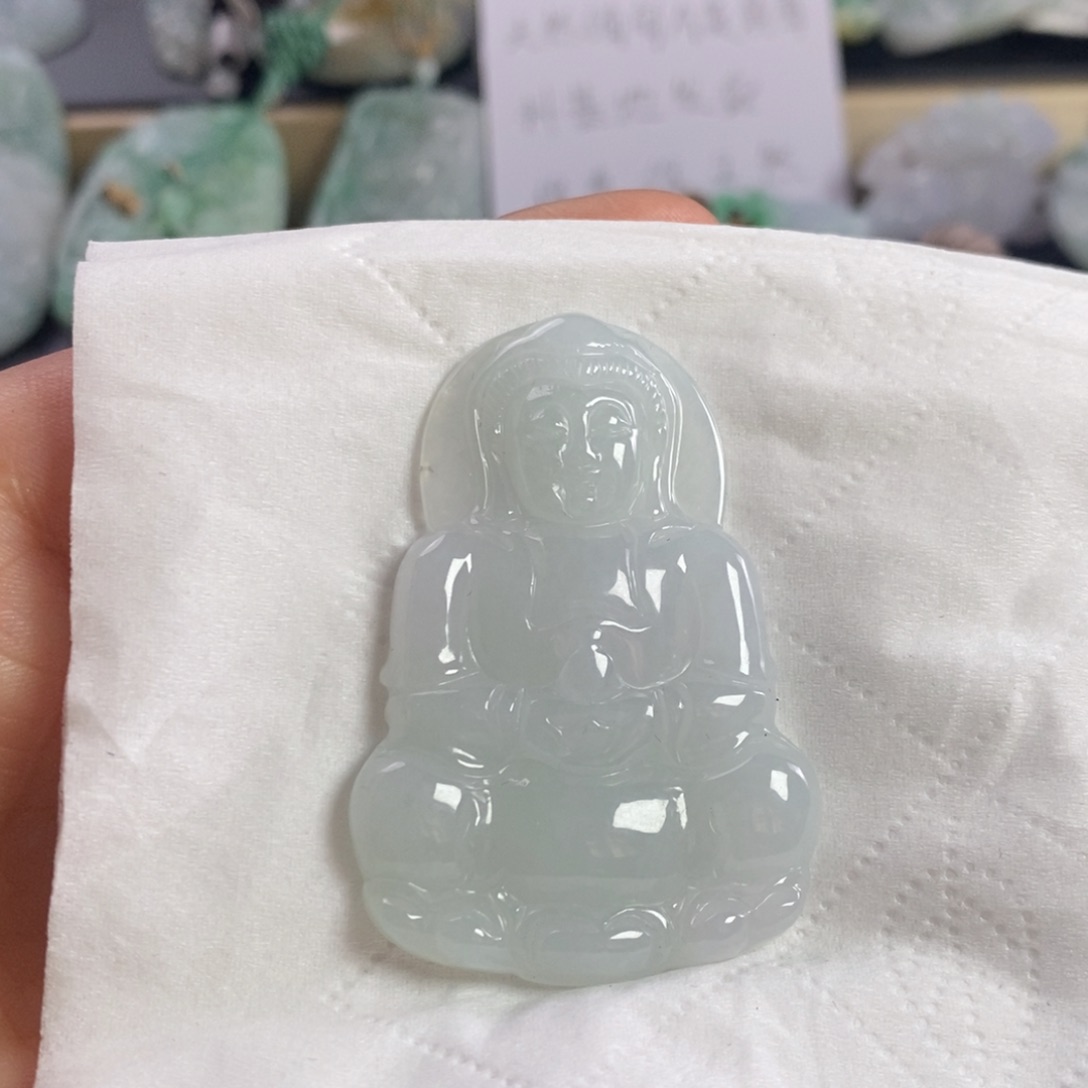 翡翠颈饰未镶嵌观音