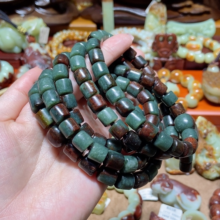 岫岩河磨玉（透闪石质玉）手链未镶嵌J****i