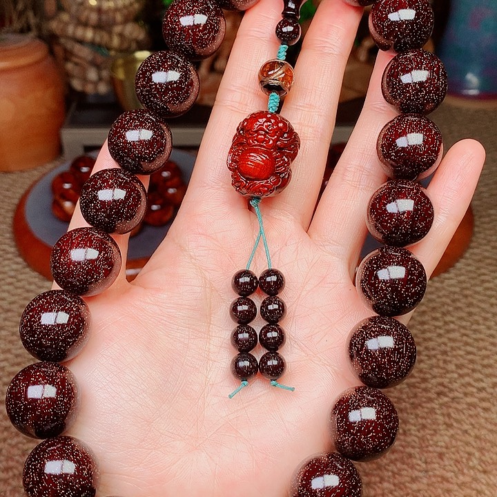 檀香紫檀（小叶紫檀）20手持