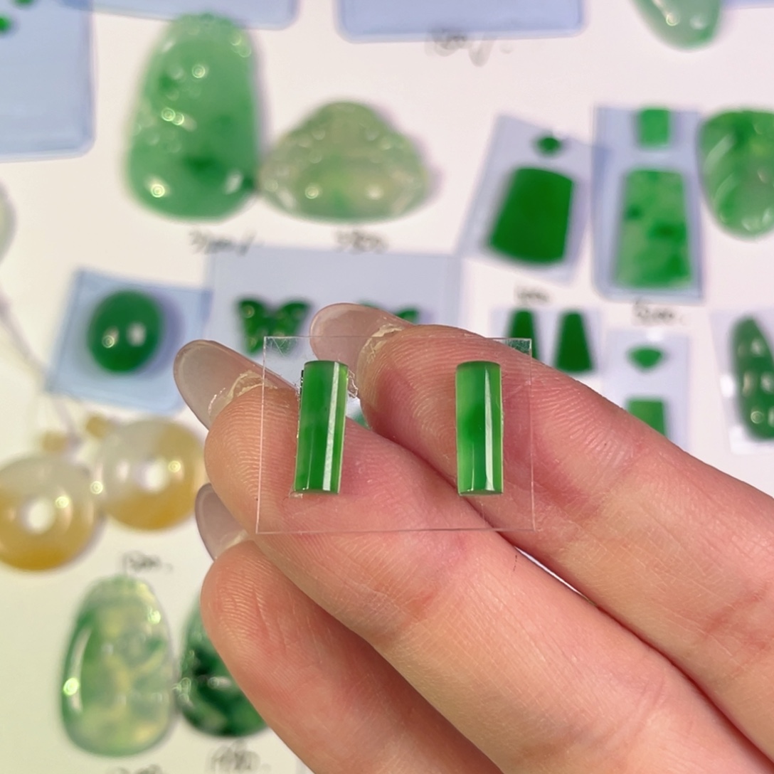 翡翠未镶嵌颈饰裸石