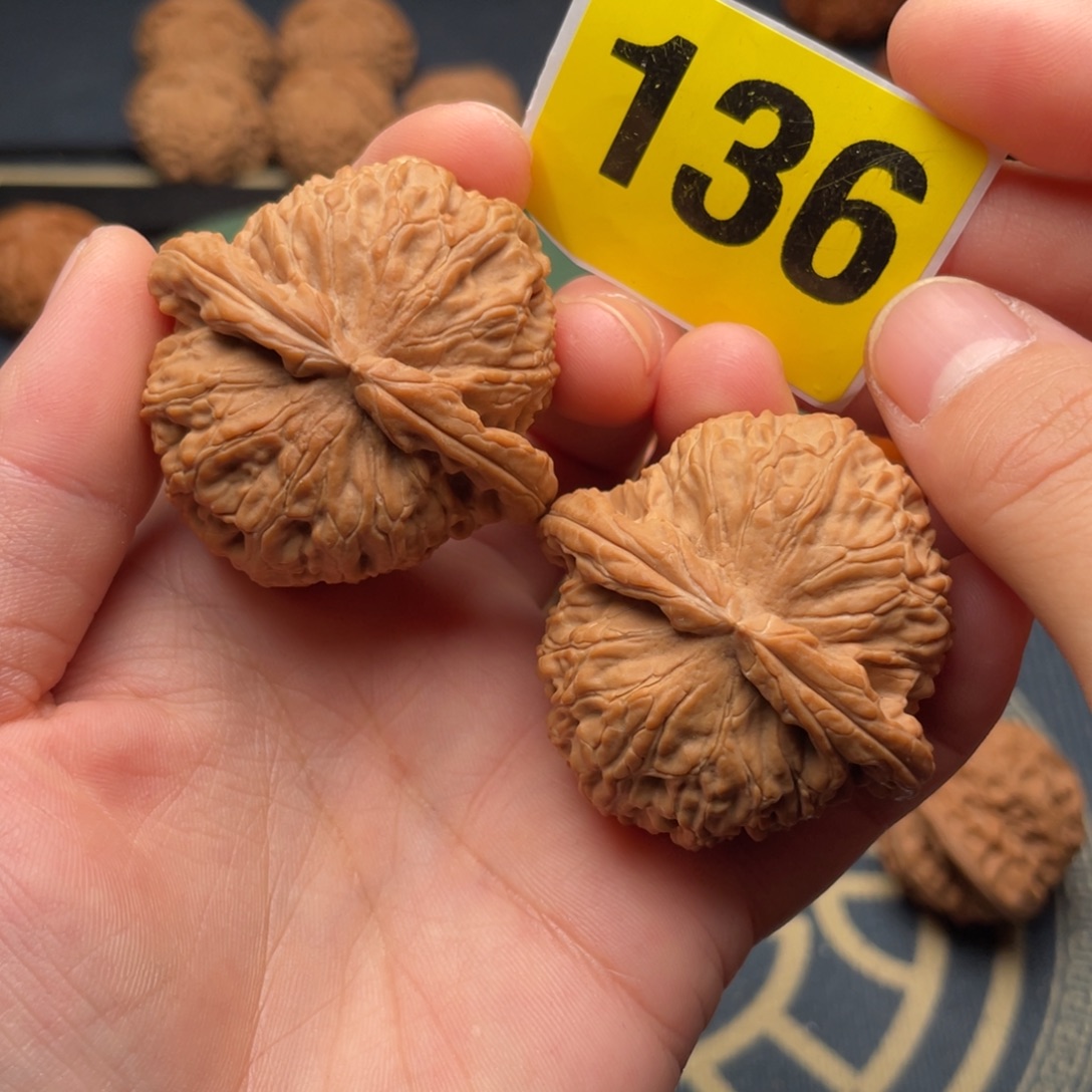 文玩核桃把件44全品球白（精品）136号