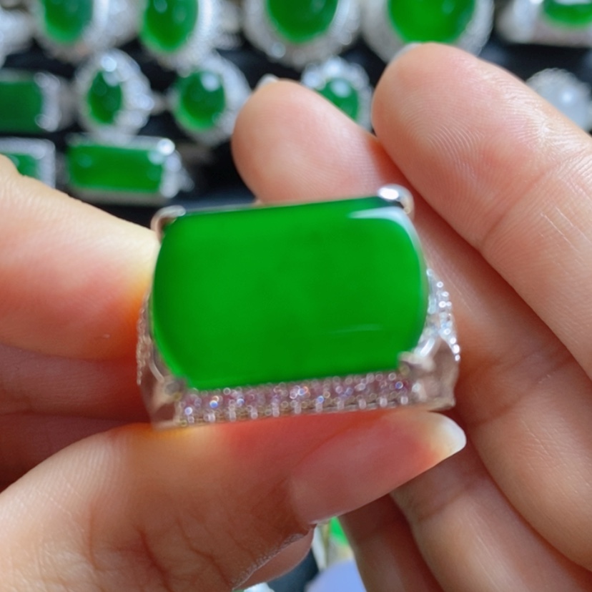 【闪购商品】翡翠挂件未镶嵌马鞍