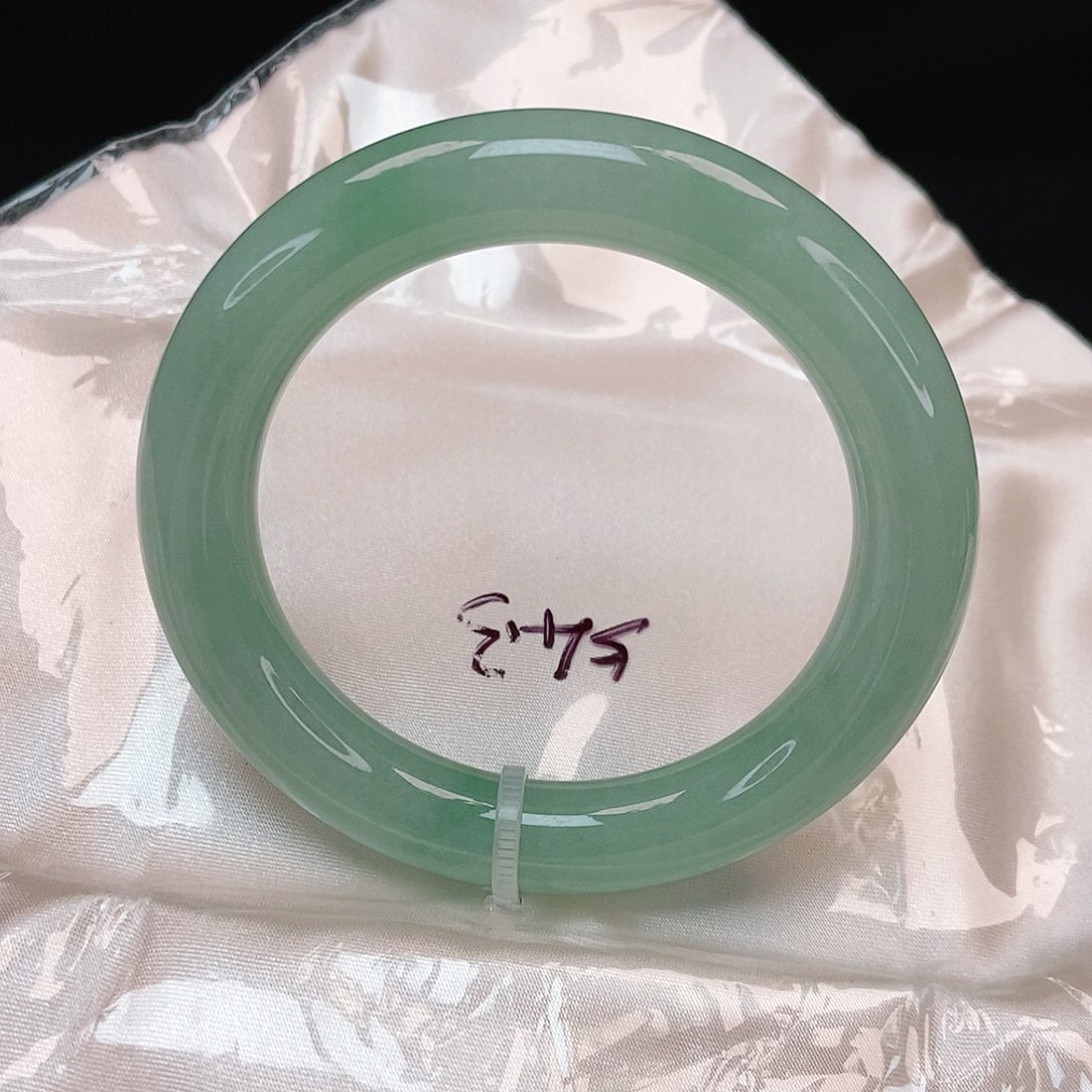 翡翠手镯未镶嵌胖圆条