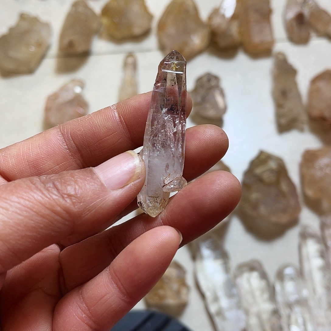 、***鑫珠宝半成品水晶未镶嵌