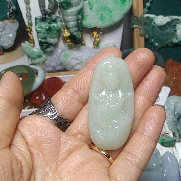 翡翠吊坠(赠链)未镶嵌