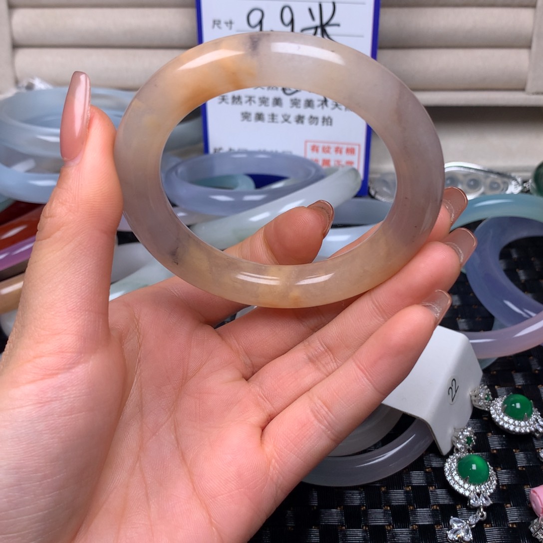 石英岩玉手镯未镶嵌