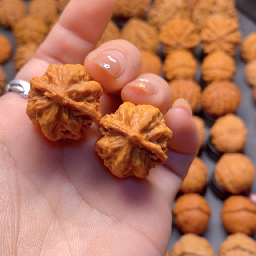 核桃文玩把件米老头尖有微磨损