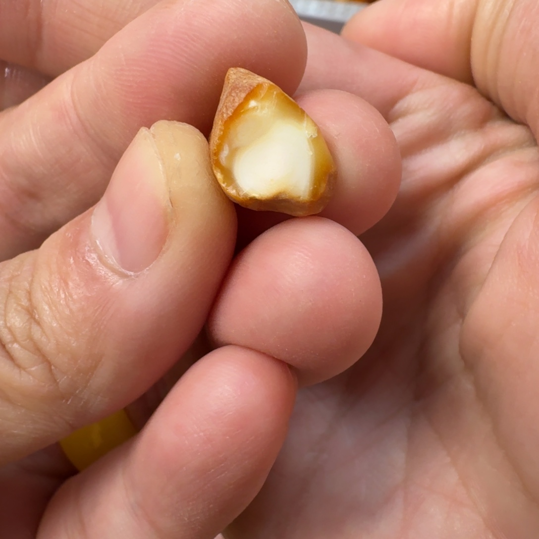 你****琥珀未镶嵌裸石福利