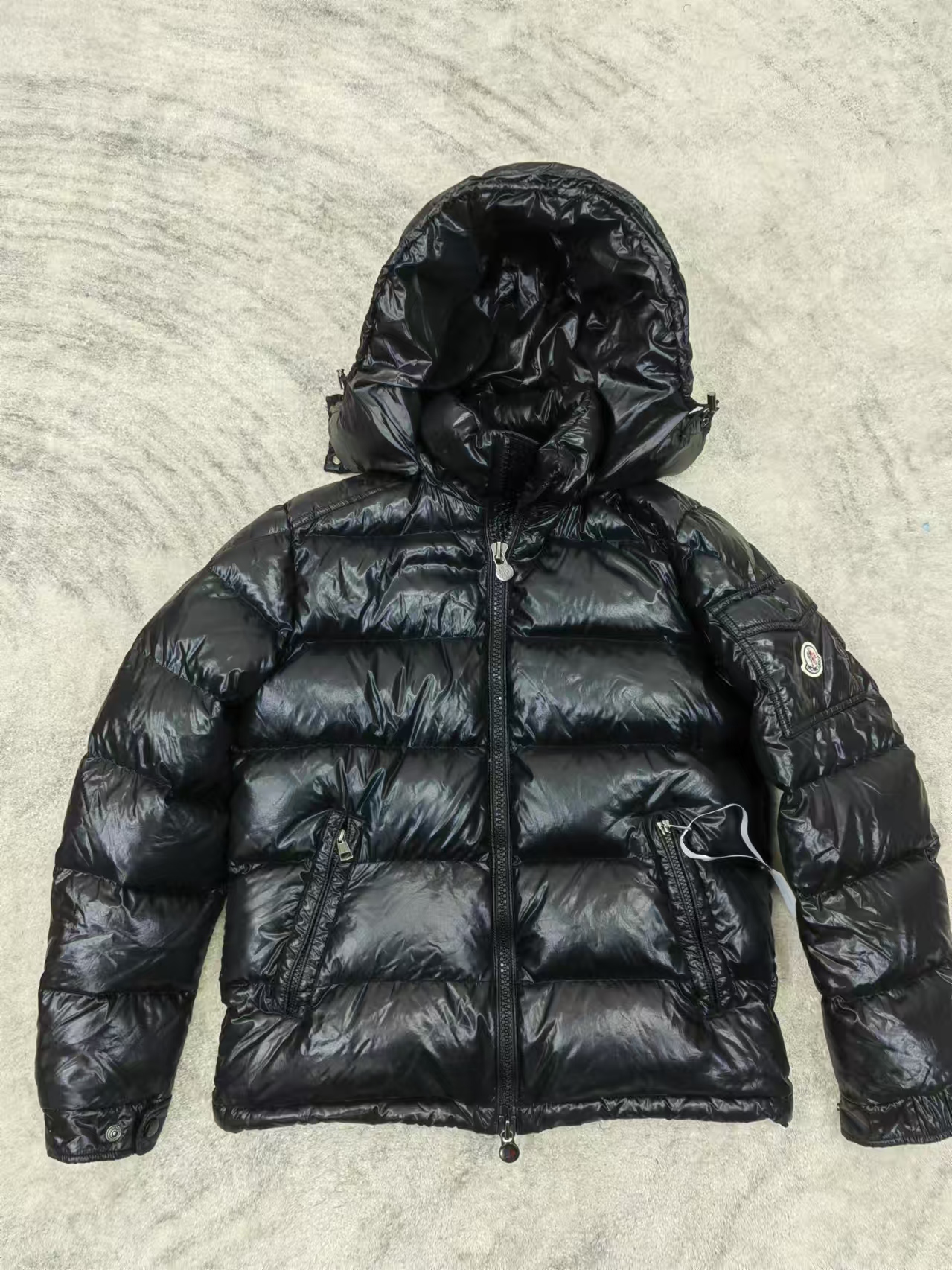 99新 MONCLER 1码maya黑色亮面连帽羽绒服-50496