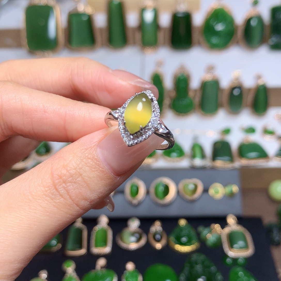 和田玉（碧玉）戒指未镶嵌