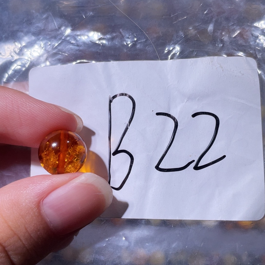 未镶嵌琥珀裸石11.3福利