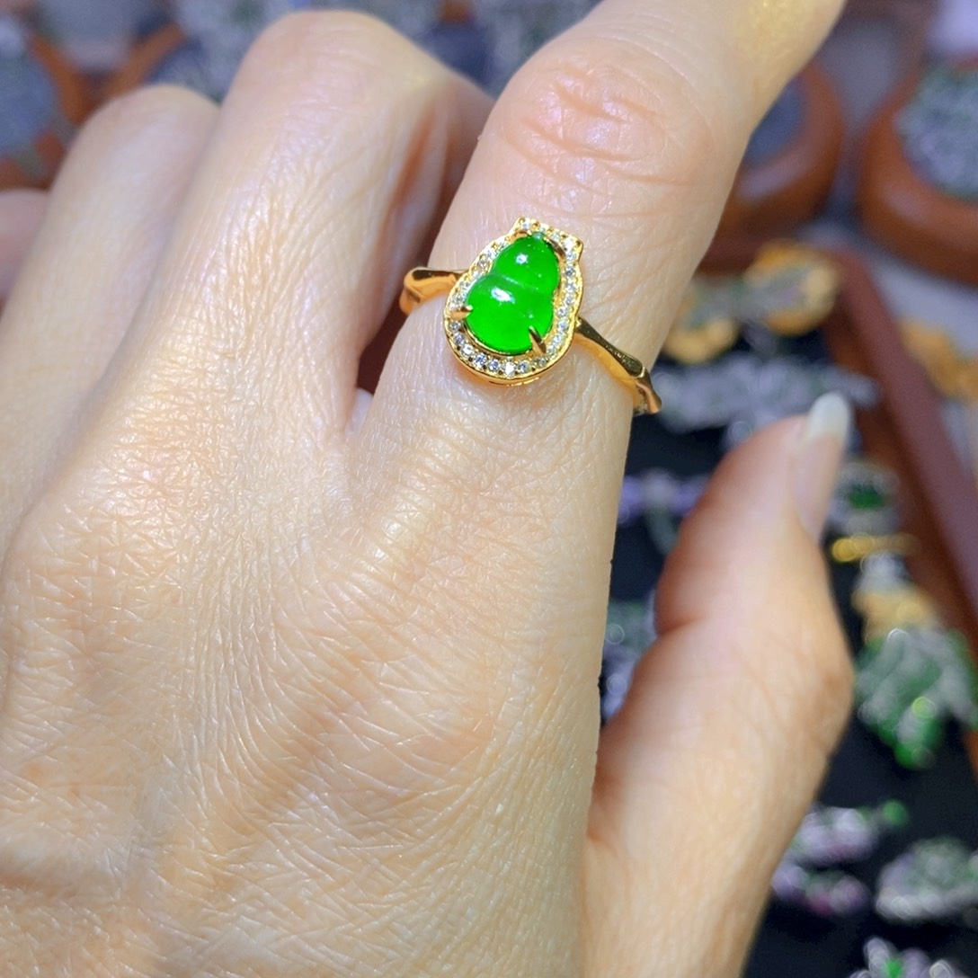 翡翠颈饰银S925镶嵌天然翡翠