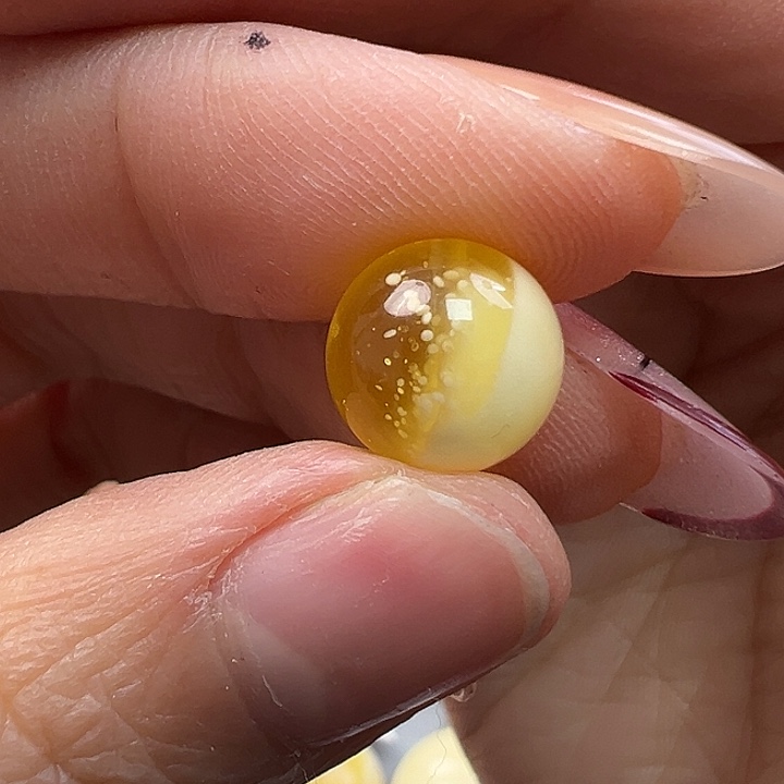 蜜蜡未镶嵌珠宝奇石