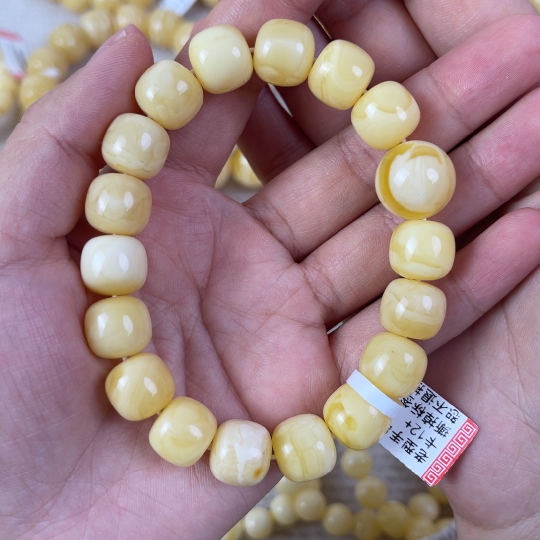 琥珀裸石未镶嵌尺寸12.2