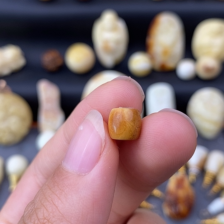 琥珀未镶嵌裸石8直切c685