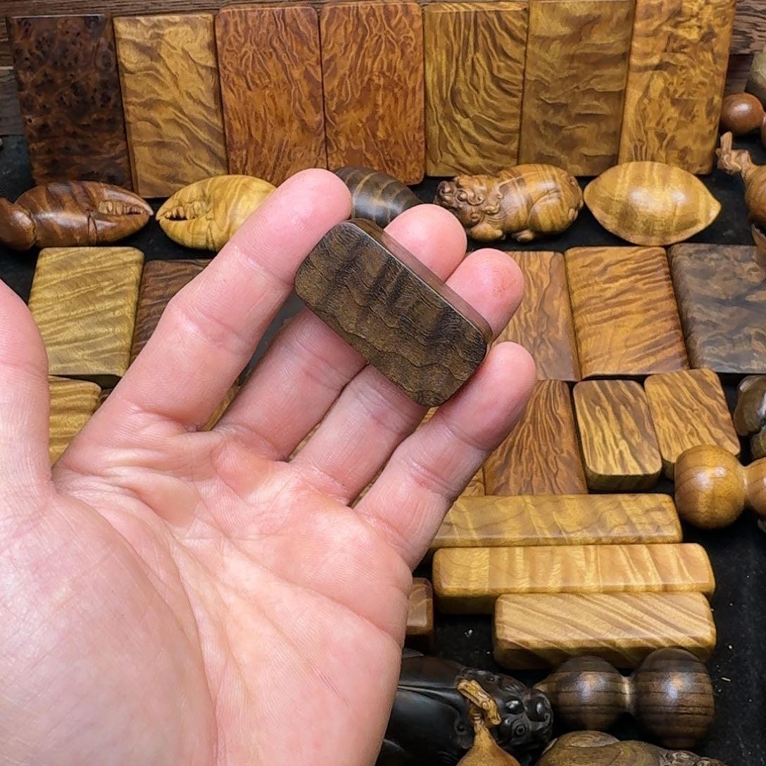 楠木金丝楠木无事牌