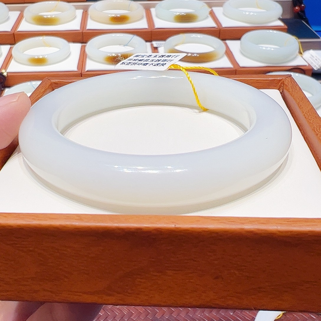 和田玉未镶嵌手镯羊脂白5758