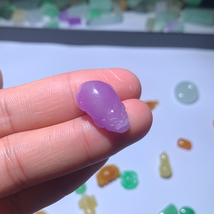 要***啊翡翠未镶嵌颈饰挂件