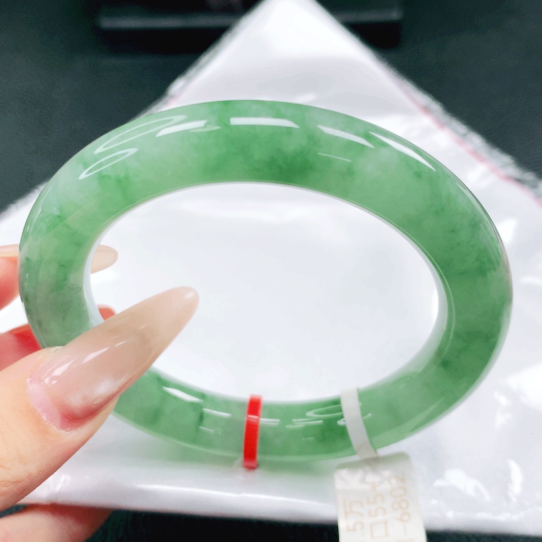 翡翠未镶嵌手镯55.56