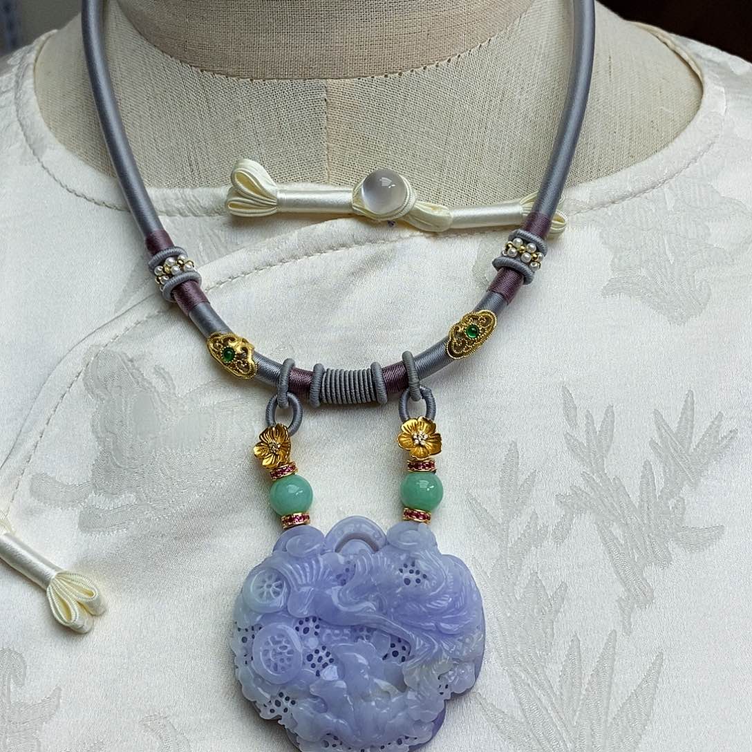 翡翠颈饰未镶嵌天然