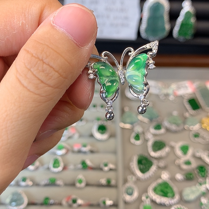 翡翠未镶嵌颈饰吊坠