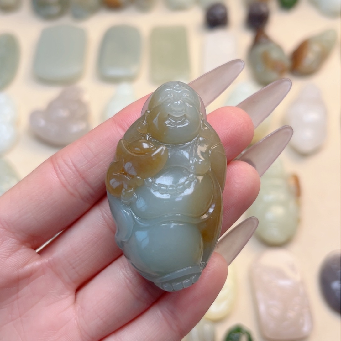 和田玉颈饰未镶嵌爱***孩