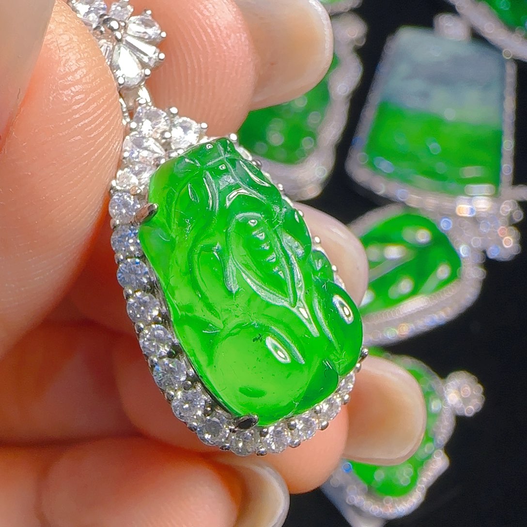 翡翠吊坠(赠链)银S925镶嵌