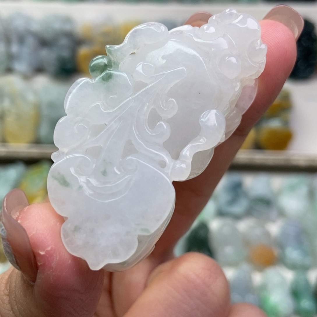 翡翠吊坠(赠链)未镶嵌